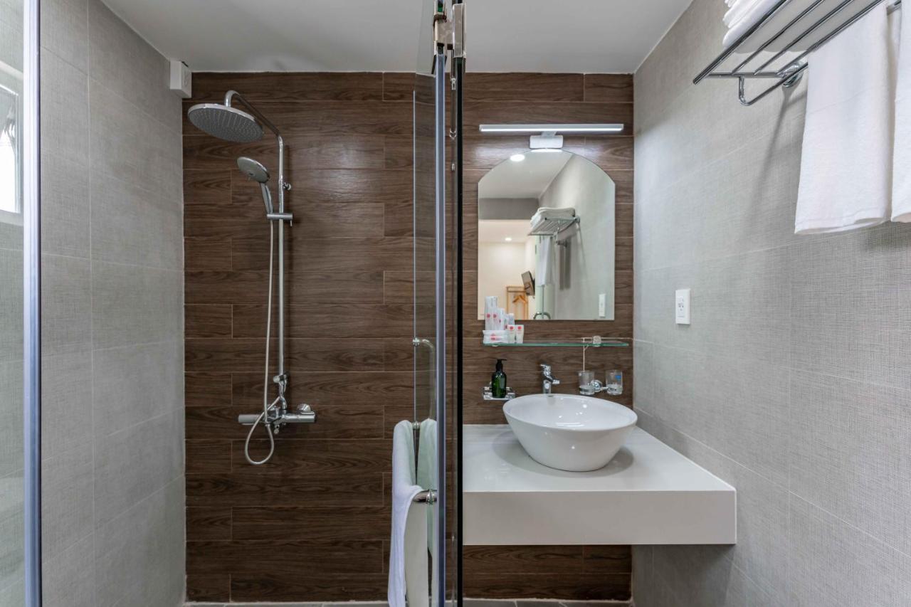 הו צ'י מין סיטי Edoya Hotel Dong Khoi מראה חיצוני תמונה